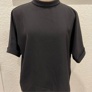 Uniqlo Black Short Sleeve Blouse Size Medium